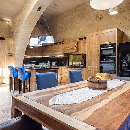 Luxurious With Indoor Heated Pool Villa Zurrieq